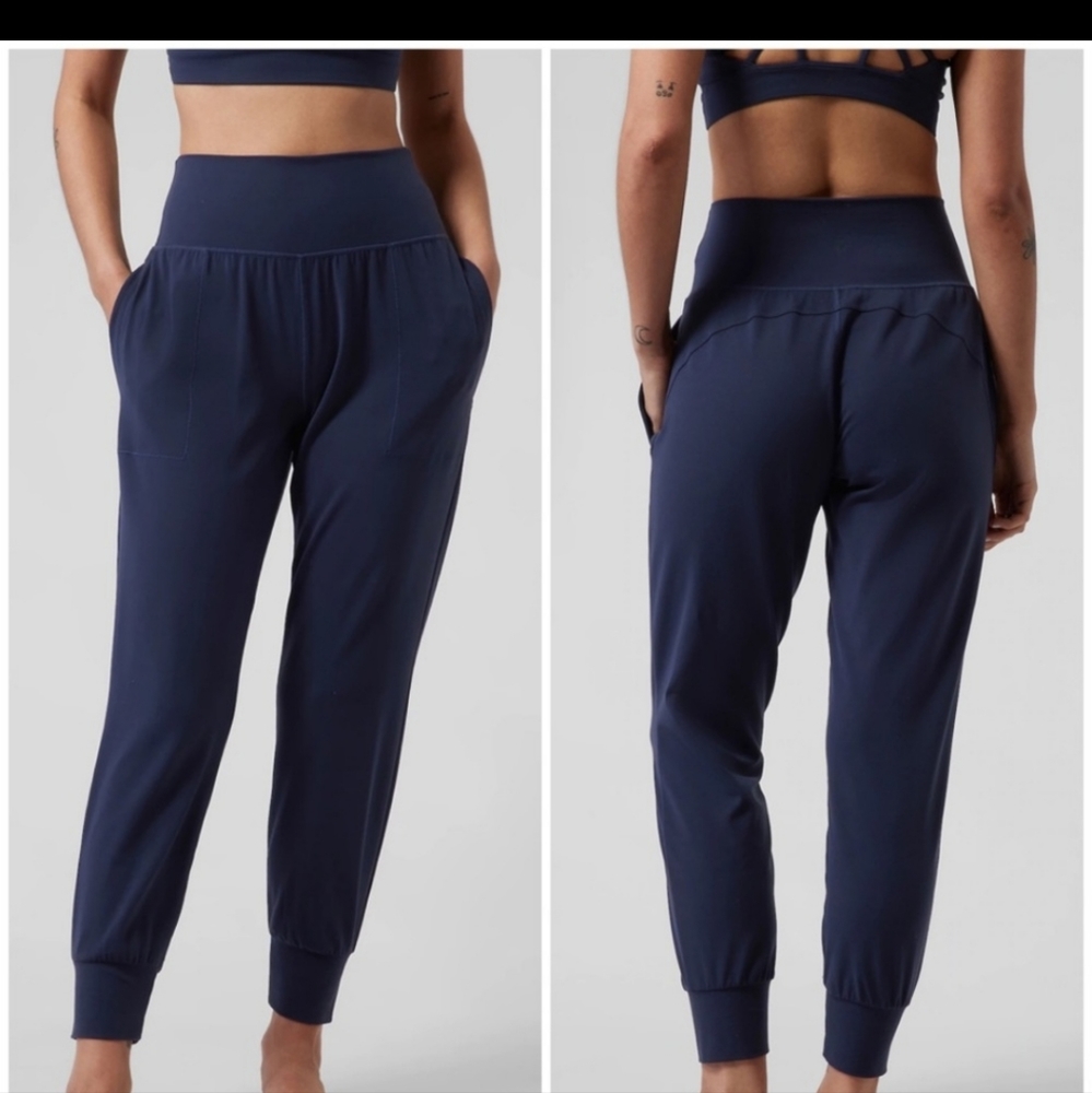 Athleta Salutation Jogger in Powervita wide and side pockets large